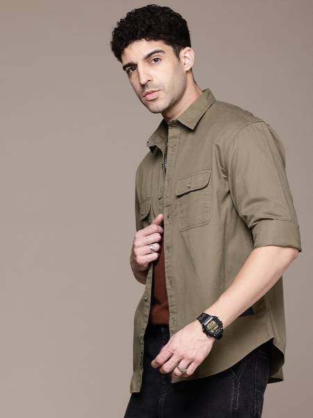 Roadster Men Solid Casual Green Shirt