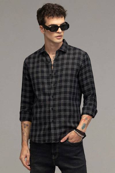 Snitch Men Checkered Casual Black Shirt