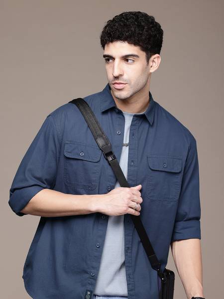 Roadster Men Solid Casual Dark Blue Shirt