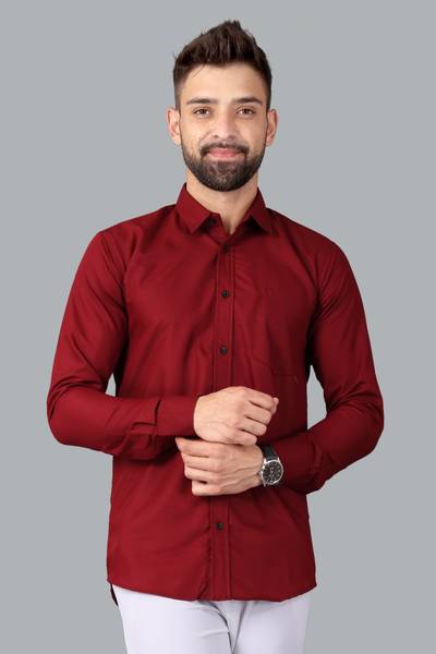 Fabrically Men Solid Casual Maroon Shirt