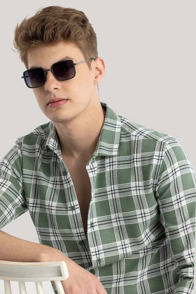 EIGHTEEN UP Men Checkered Casual Green Shirt