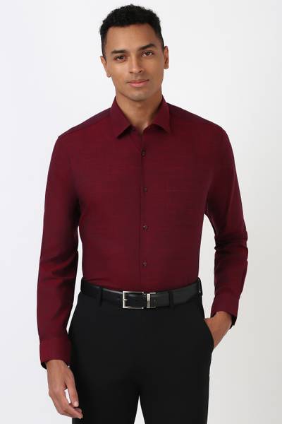 PETER ENGLAND Men Solid Formal Maroon Shirt