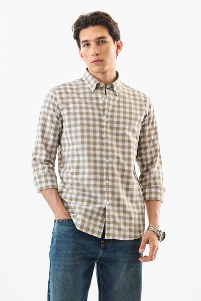 Snitch Men Checkered Casual Beige Shirt