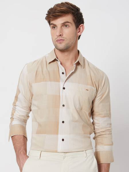 MUFTI Men Checkered Casual White, Beige Shirt