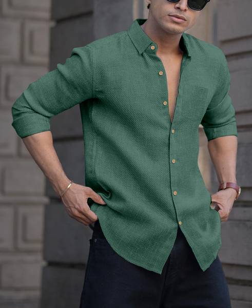 Lolar Men Solid Casual Green Shirt