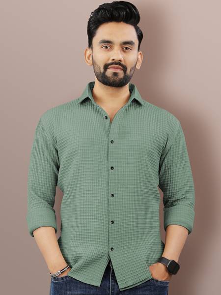 VeBNoR Men Solid Casual Light Green Shirt