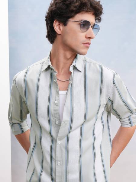 HIGHLANDER Men Striped Casual Grey Shirt