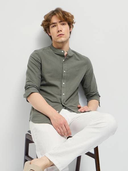 THE BEAR HOUSE Men Solid Casual Green Shirt