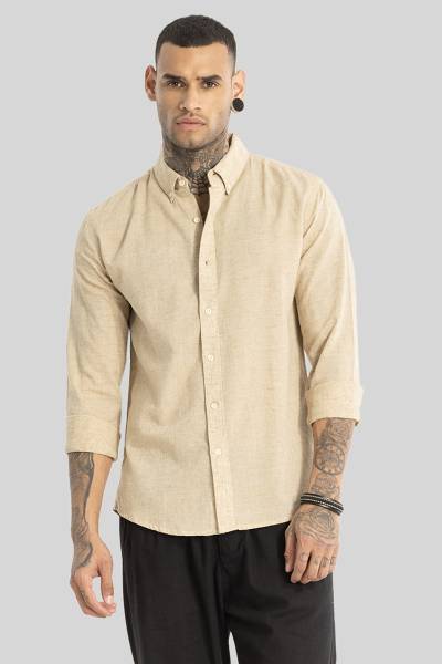 Snitch Men Solid Casual Beige Shirt