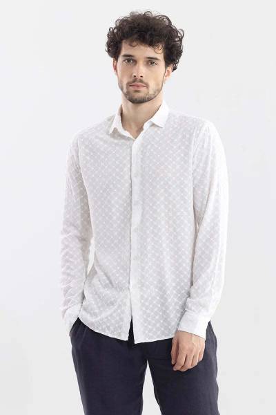 Snitch Men Printed Casual White Shirt