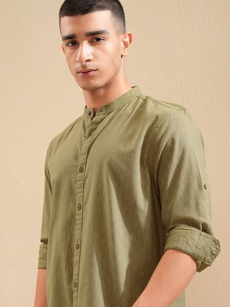 HIGHLANDER Men Self Design Casual Green Shirt