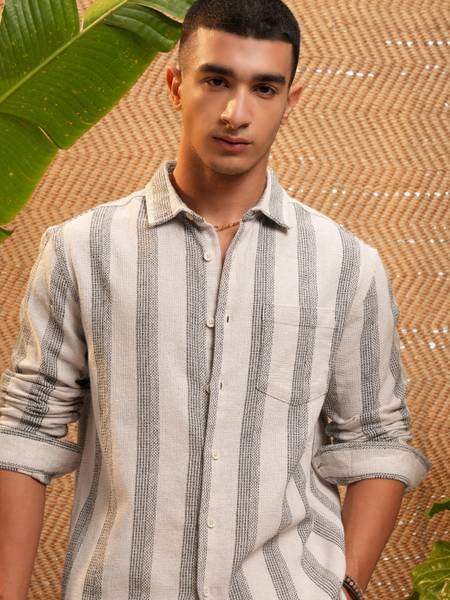 HIGHLANDER Men Striped Casual White Shirt