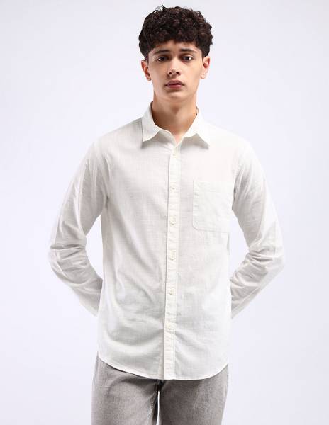 FLYING MACHINE Men Solid Casual White Shirt