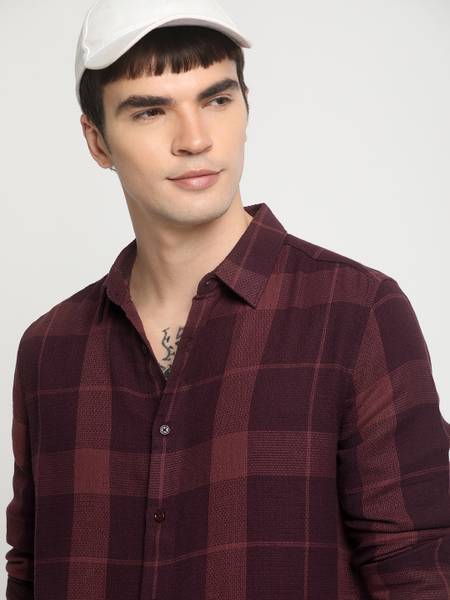 THE BEAR HOUSE Men Checkered Casual Maroon Shirt