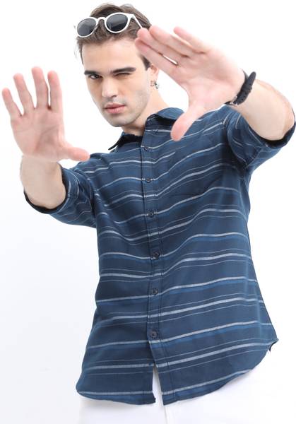 HIGHLANDER Men Striped Casual Dark Blue Shirt
