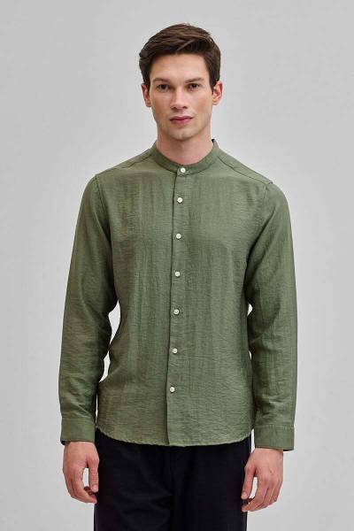 Snitch Men Solid Casual Green Shirt