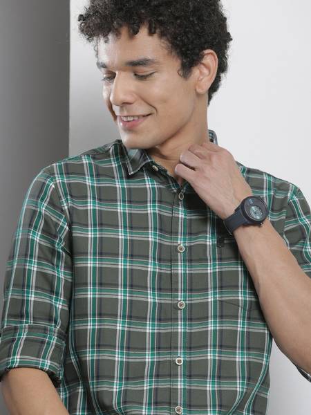 The Indian Garage Co. Men Checkered Casual Green Shirt