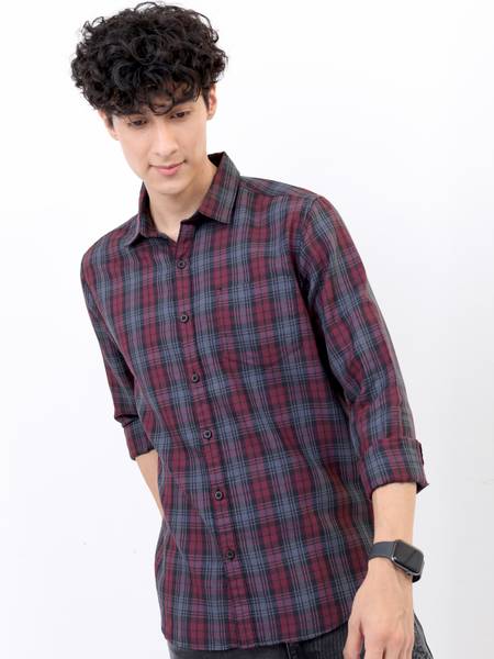 HIGHLANDER Men Checkered Casual Maroon Shirt