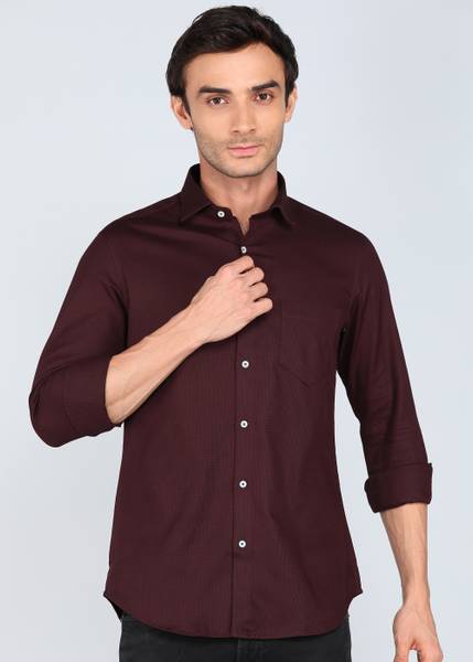 INTEGRITI Men Solid Casual Maroon Shirt