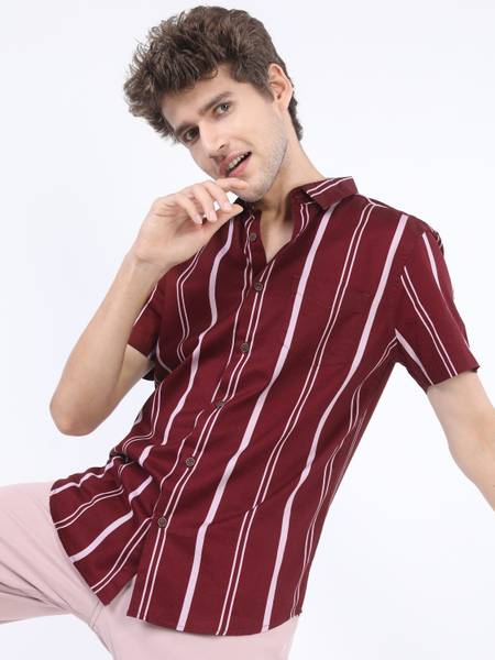 HIGHLANDER Men Printed Casual Maroon Shirt
