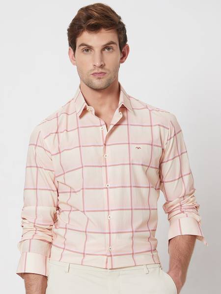 MUFTI Men Checkered Casual White, Pink Shirt