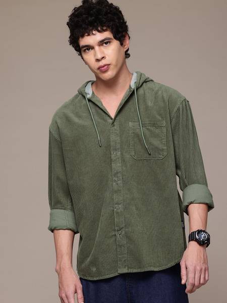 Roadster Men Solid Casual Green Shirt
