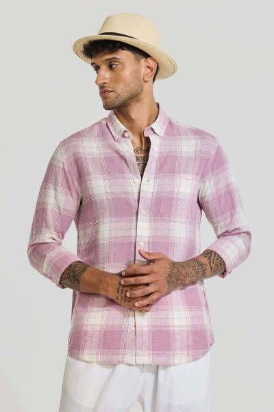 Snitch Men Checkered Casual Pink Shirt
