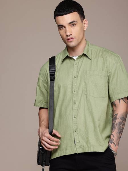 Roadster Men Solid Casual Green Shirt