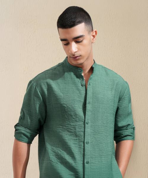 HIGHLANDER Men Self Design Casual Green Shirt
