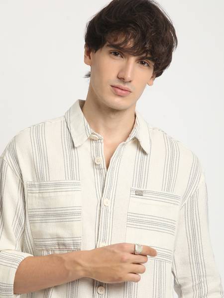 THE BEAR HOUSE Men Striped Casual White Shirt
