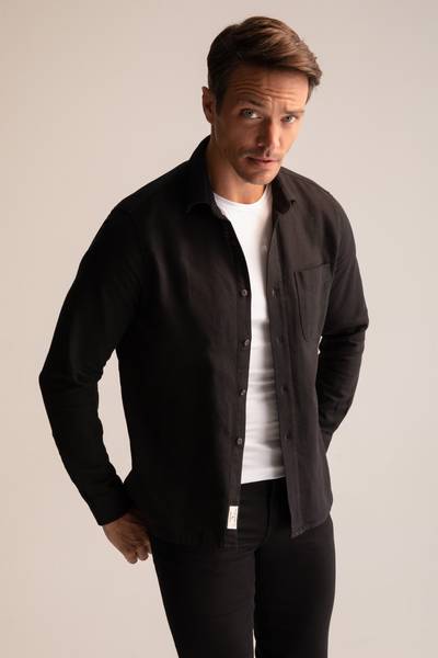 defacto Men Solid Casual Black Shirt