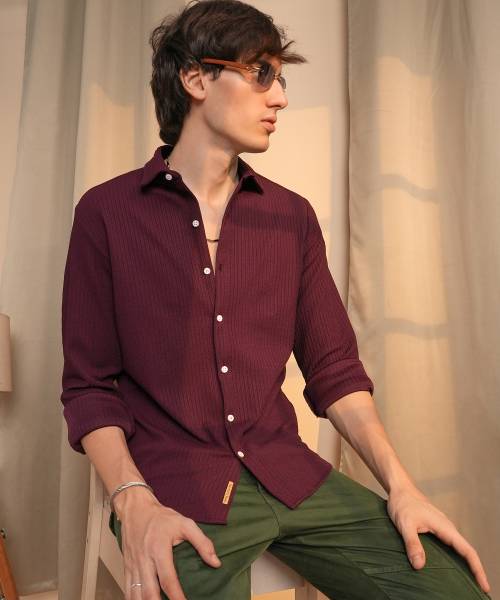 CAMPUS SUTRA Men Solid Casual Maroon Shirt