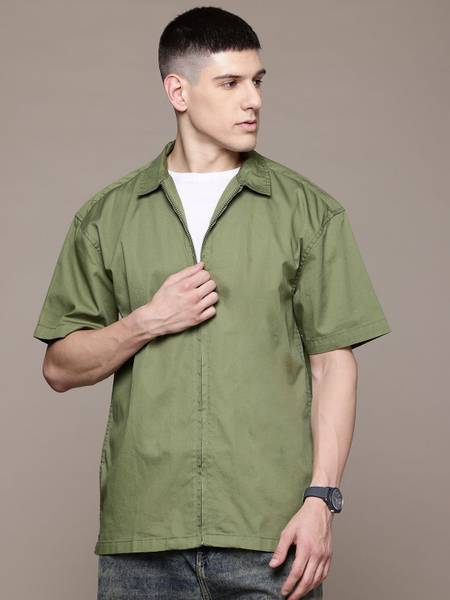 Roadster Men Solid Casual Green Shirt