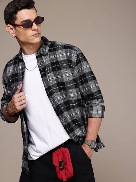 Roadster Men Checkered Casual Black Shirt