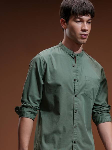 HIGHLANDER Men Solid Casual Green Shirt