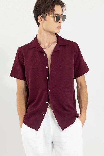 Snitch Men Solid Casual Maroon Shirt