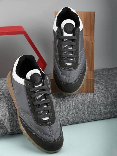 Roadster shop shoes price