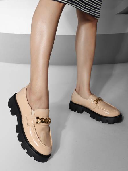 Alishtezia Women Embellished Horsebit Loafers Loafers For Women