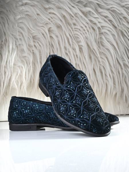 House of Pataudi Mojaris For Men