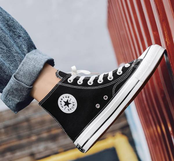 All star best sale canvas shoes price