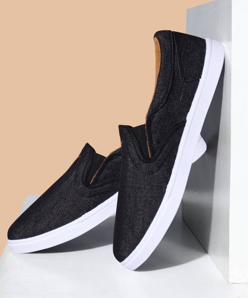 SPARX Men SM-402 Black Slip On Sneakers For Men