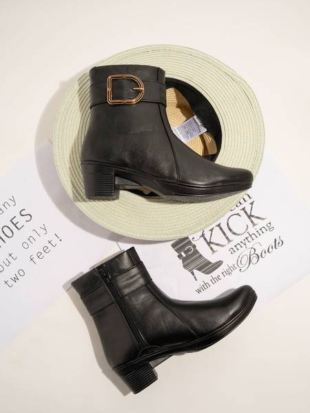Comfortable hot sale stylish boots