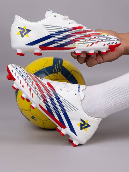 RUN SEVEN F3 Air Strike Goal Power Impact Player footballers Football Shoes For Men