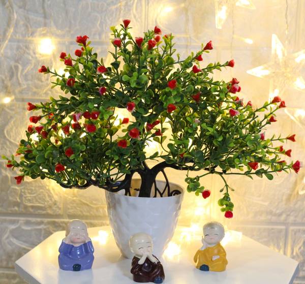 shanol - Red rose and green leaves with white pot , table , Living Room Home Decor. Green, Red Rose Artificial Flower