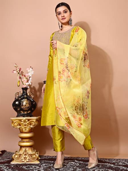 AYUKTA INTERNATIONAL Women Kurti Pant Dupatta Set