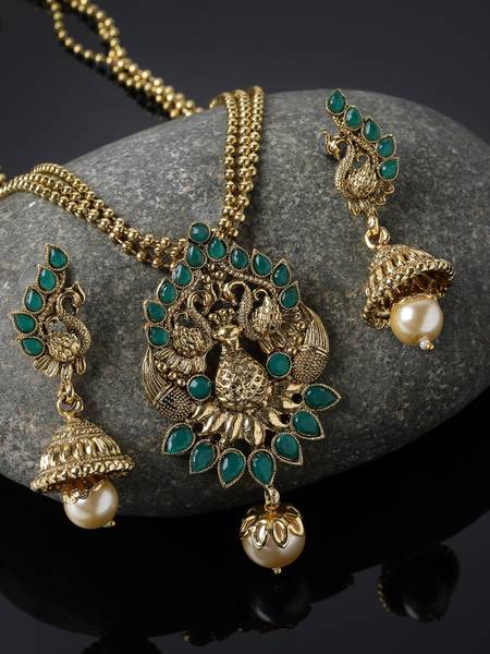 Sukkhi clearance pendant set