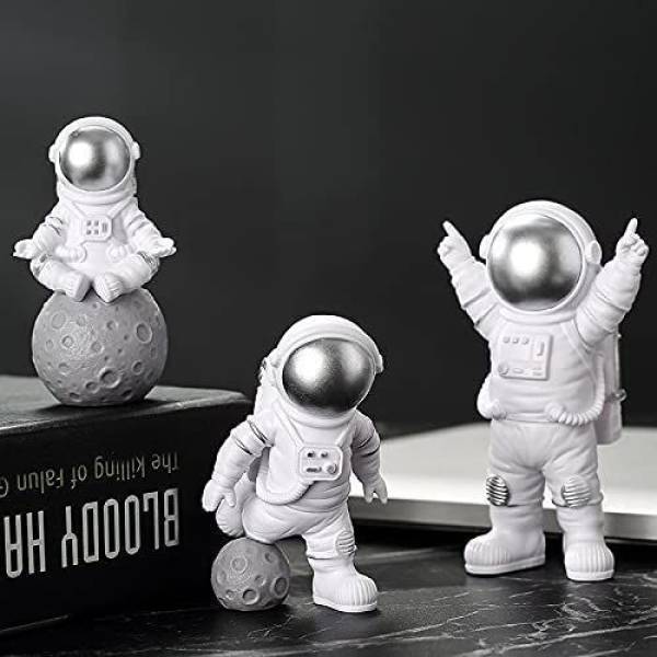 zrinix astronaut Decorative Showpiece - 14 cm