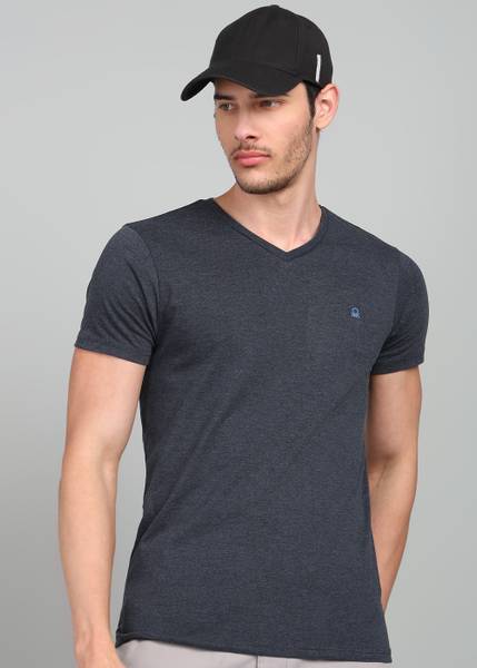 United Colors of Benetton Solid Men V Neck Grey T-Shirt