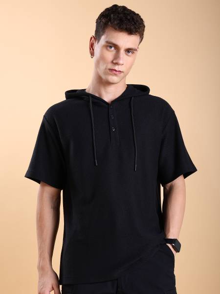 HIGHLANDER Self Design Men Hooded Neck Black T-Shirt