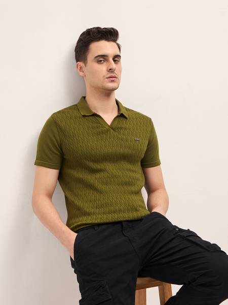 THE BEAR HOUSE Self Design Men Polo Neck Green T-Shirt